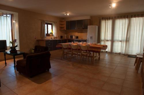 فندق Domaine Bellelauze Bouriège الغرفة الصورة