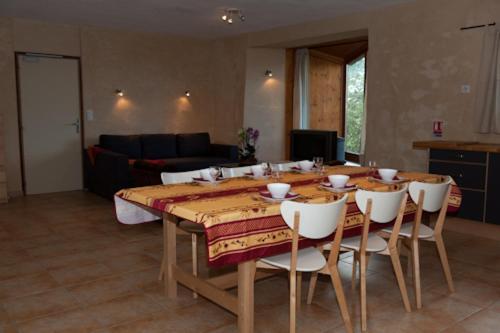 فندق Domaine Bellelauze Bouriège الغرفة الصورة